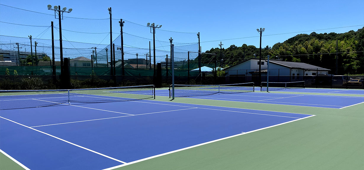 横浜インターナショナルテニスカレッジ：神奈川県横浜市都筑区・港北のテニススクール・レンタルコート